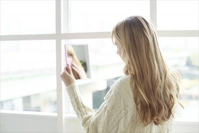小顔に見せるメイクの4つのポイントを解説!
